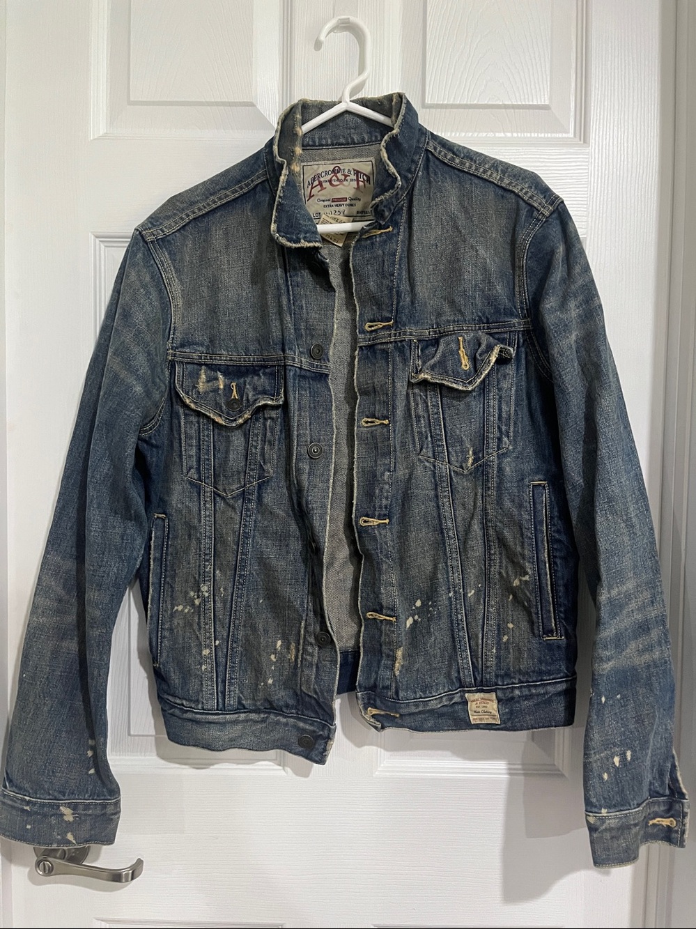 COOL Vintage Abercrombie & Fitch Sz. M Distressed Jean Jacket Size Medium M